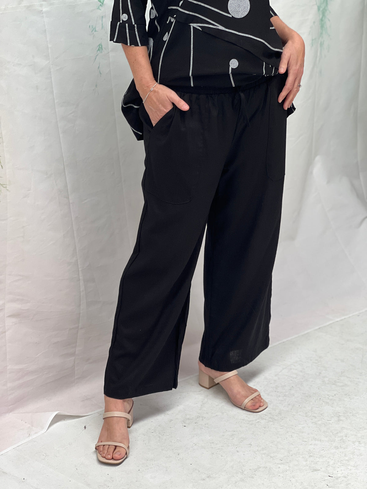 Niylah Black Linen Pants