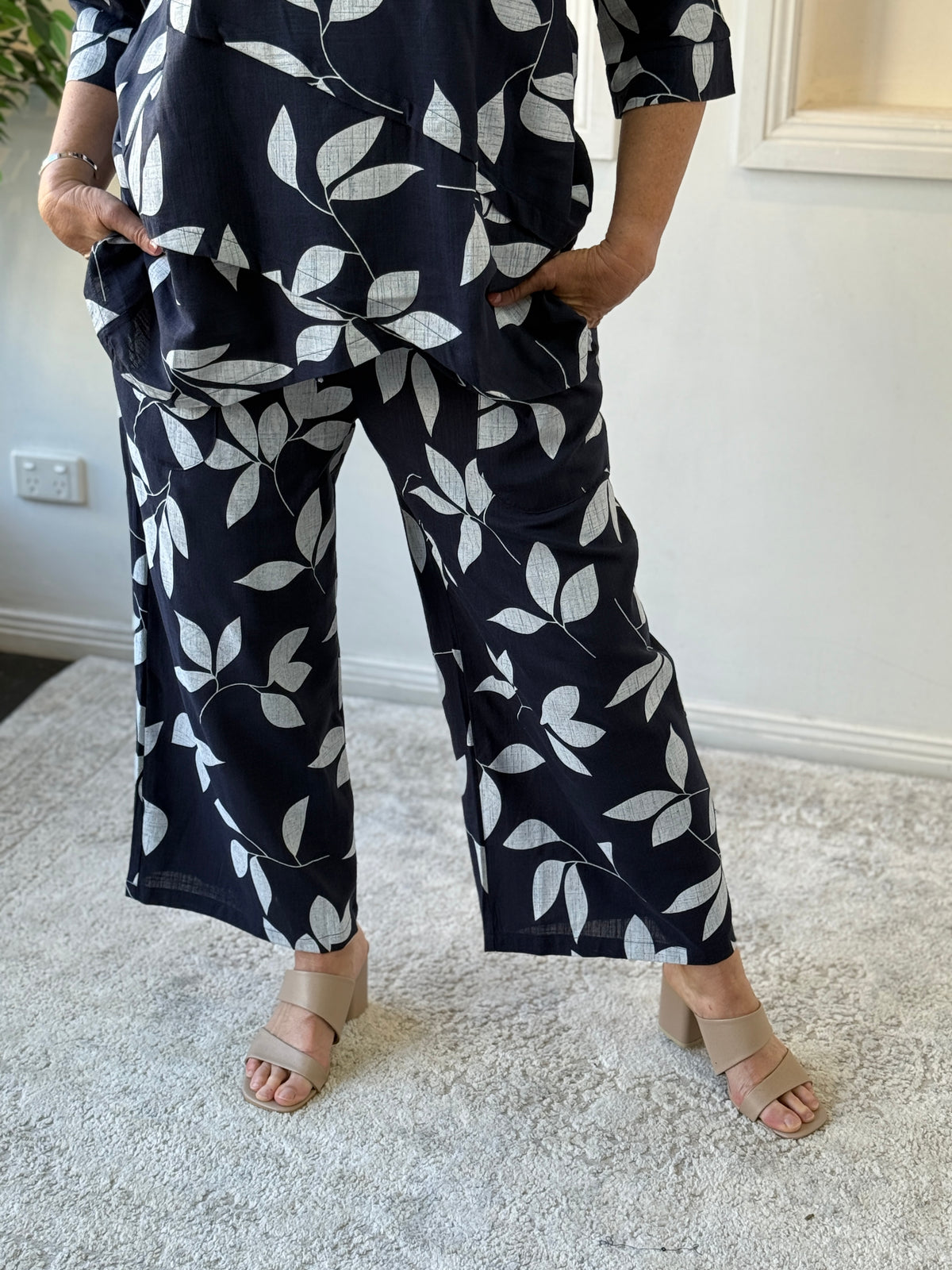 Niylah Navy Leaf Linen Pants