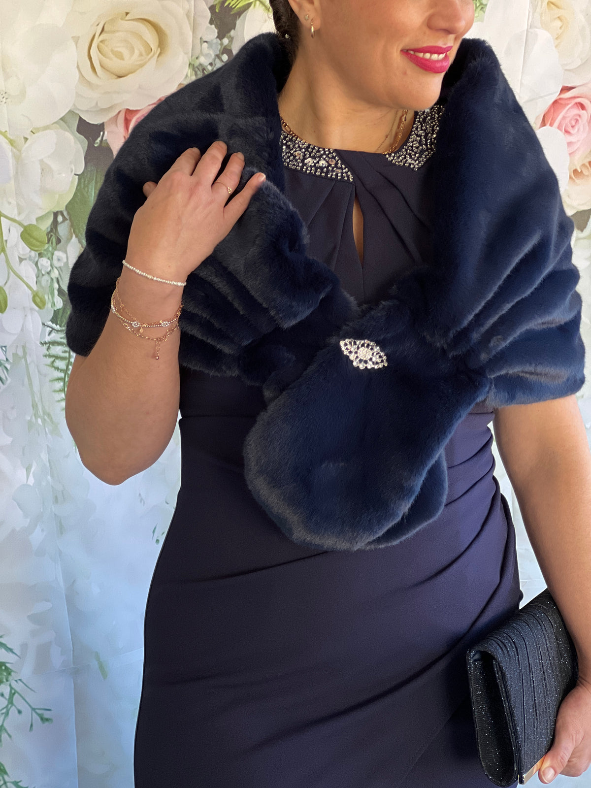 Yannis Navy Faux Fur Shawl â Dressxox