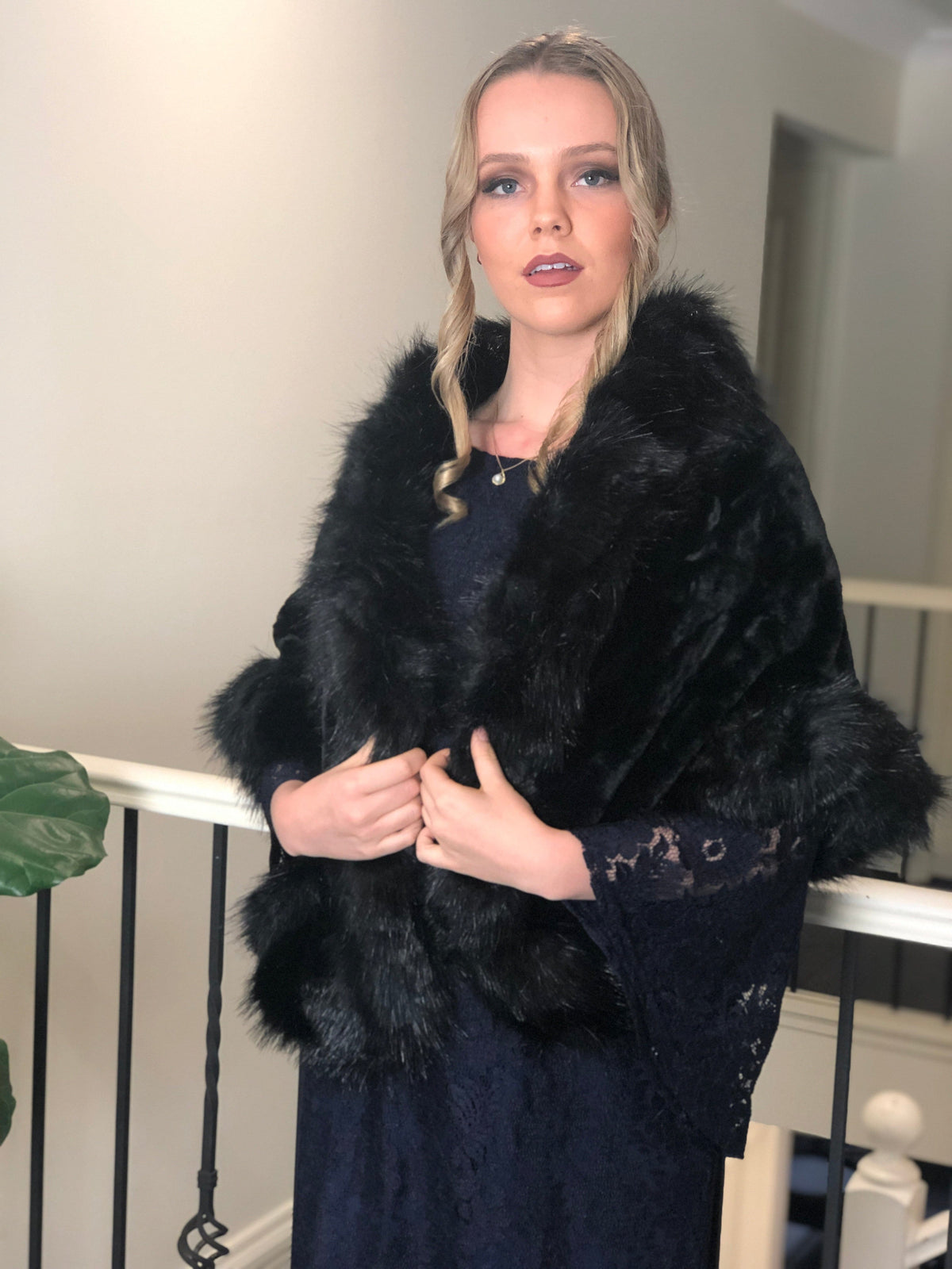 Hand Picked By Dressxox Accessories Zabel Black Faux Fur Shawl